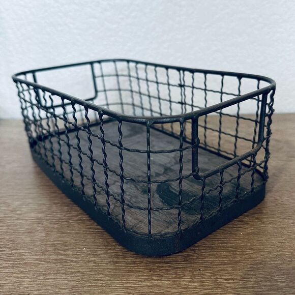 Farmhouse Metal Wire Storage Organizer Caddy - Picture 1 of 5
